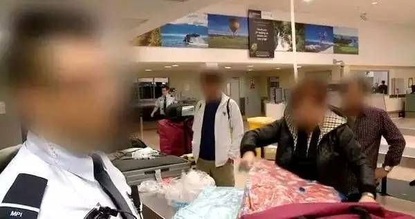 关注︱仅为含饴弄孙，为何这对中国老夫妇被新西兰禁止入境？罪魁祸首竟然指向它！