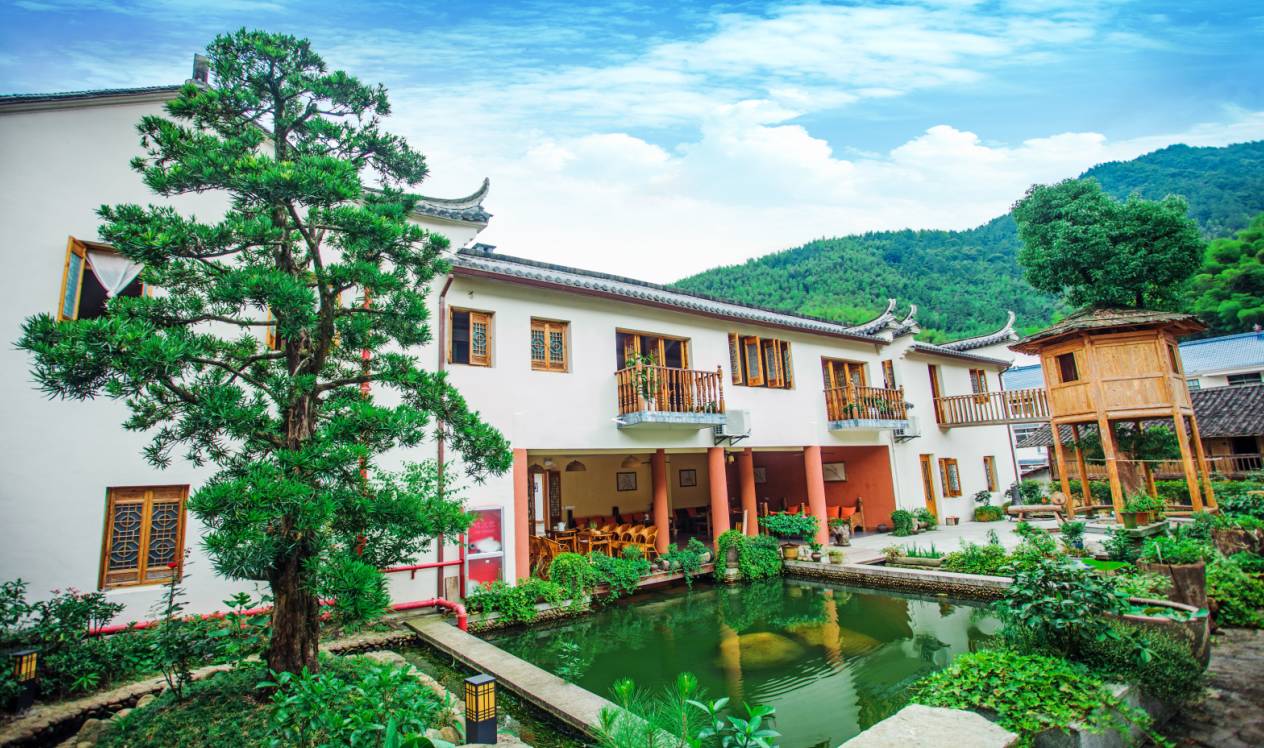 藏在小竹溪村的“私家园林”，躺在浴缸里就能看日出日落