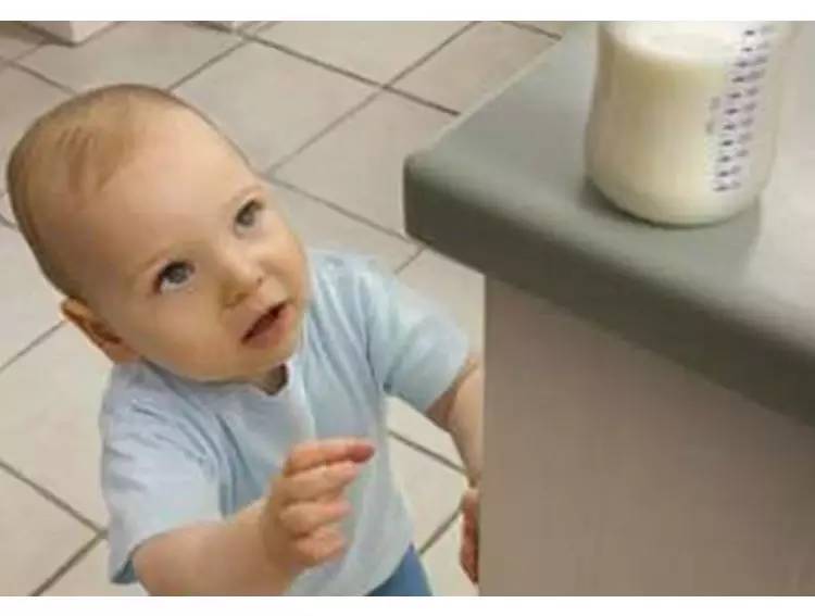 一周半宝宝被烫伤怎么办,宝宝被烫伤正确的处理方法