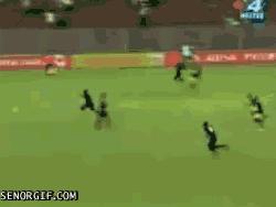 足球球员搞怪图片,足球搞笑庆祝动作gif