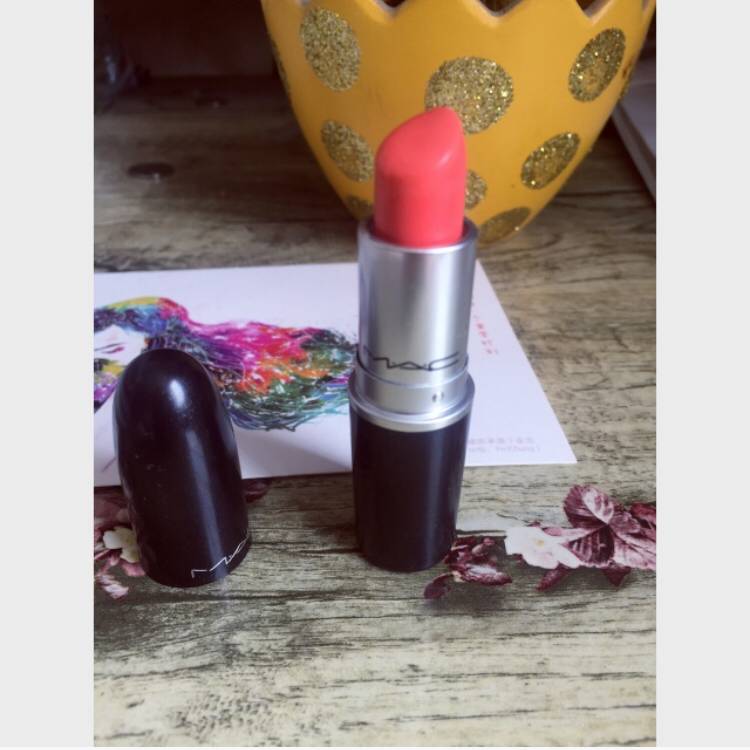 口红界洗冤录：M.A.C的质地真的干到令人发指？