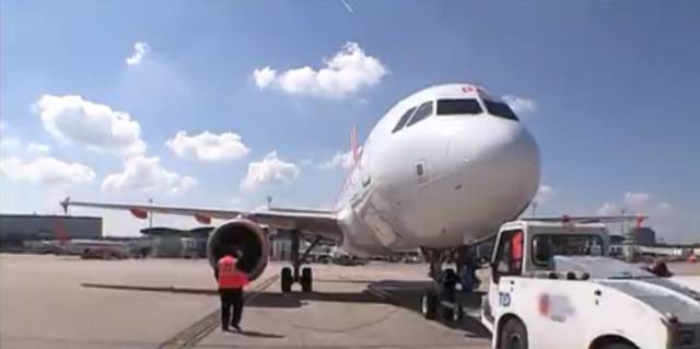 国外飞机上安检时丢失物品怎么办,坐飞机行李怎么放才不会被偷