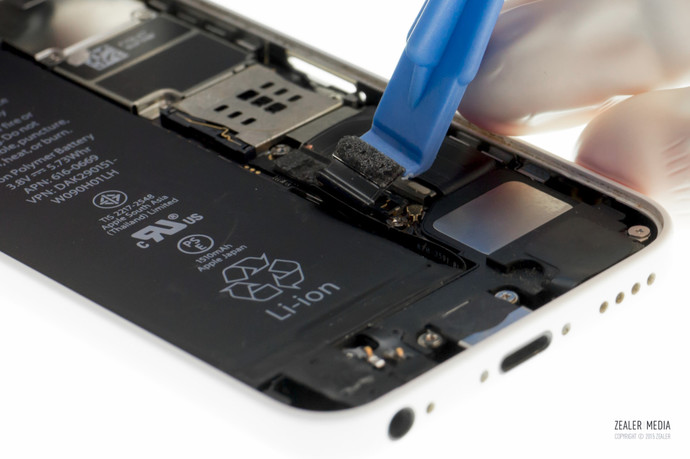 拆iphone5c教程,苹果5c换后壳