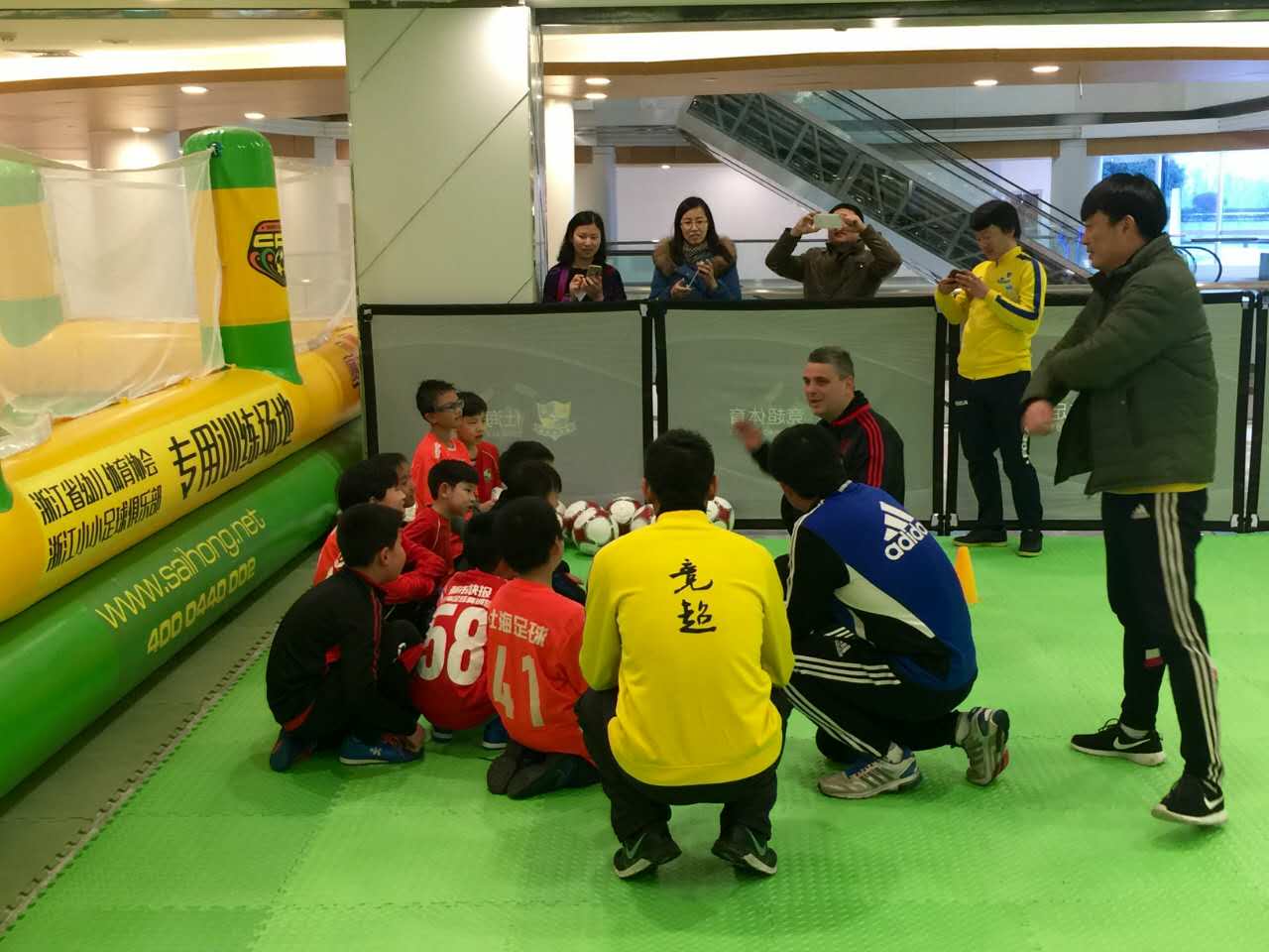 牵手杭州仕海足球，恒圣体育布局浙*青江**训
