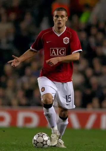 那个教我们做男人的硬汉，退役了