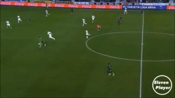 足球提升一对一正面进攻能力,足球意识和跑位怎么提高