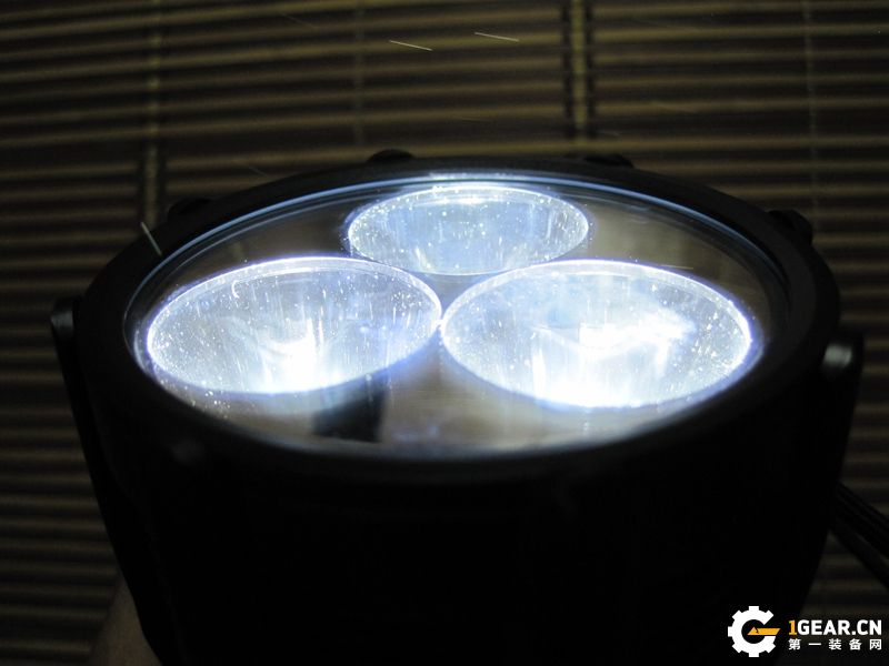 纳丽德圣火11超强光手电,纳丽德圣火30v2.0流明充电手电