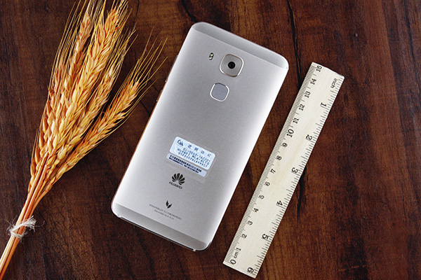 华为麦芒5吃鸡画质测评,华为麦芒拍照最好的手机