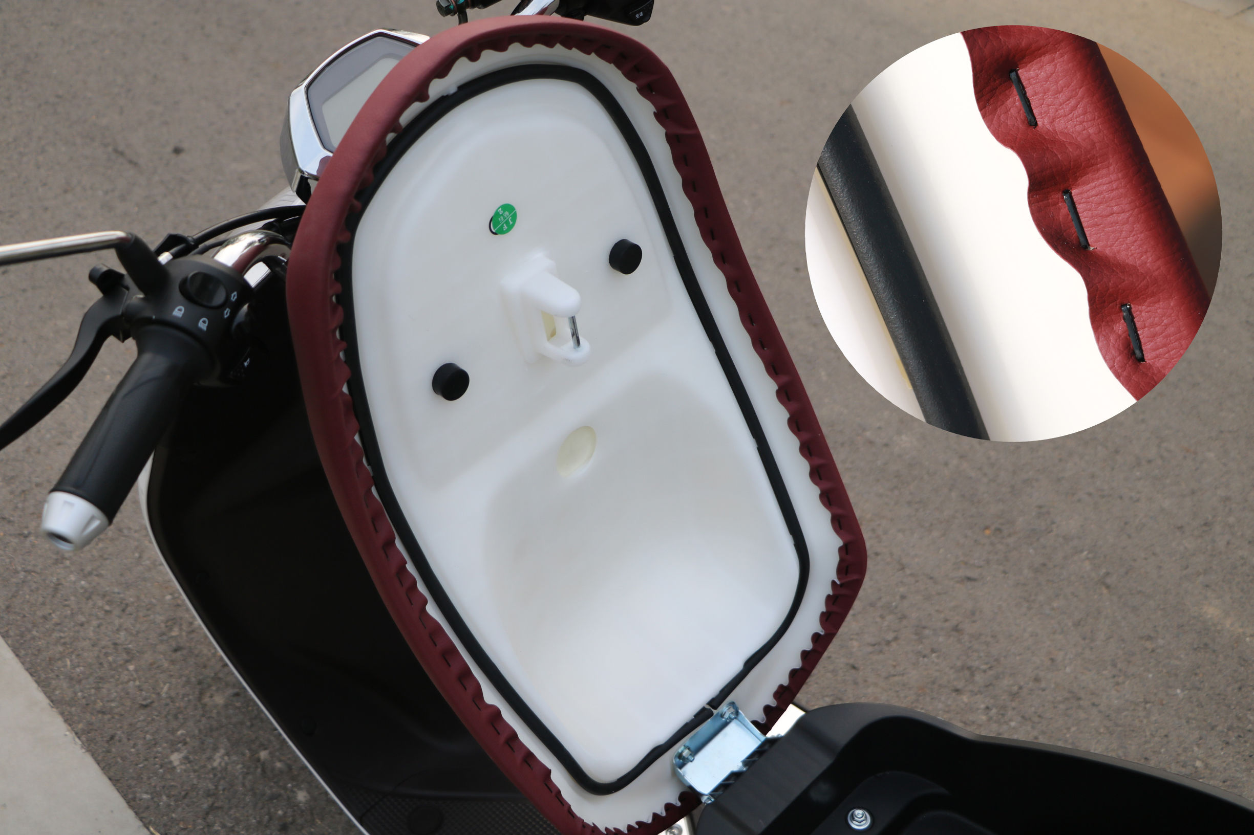 雅迪和小牛哪个更智能,雅迪比小牛更稳定