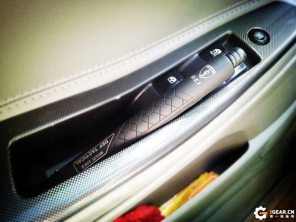 捍卫者机械甩棍,弘安机械棍使用感受