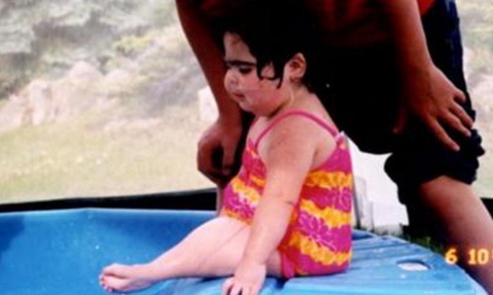 美人鱼生了个没有尾巴的宝宝,生宝宝的美人鱼娃娃