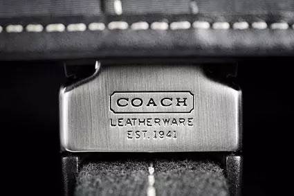 coach一款圆柱形的包,大logo的coach包