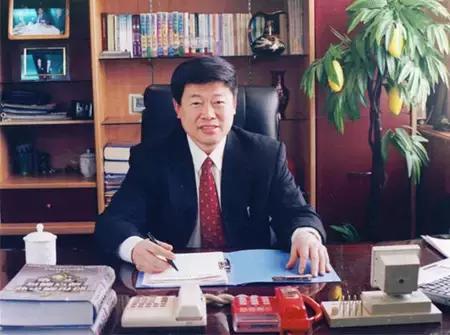 “先定个小目标!”盘点十大纺织富豪,当年如何挣得“第一个亿”