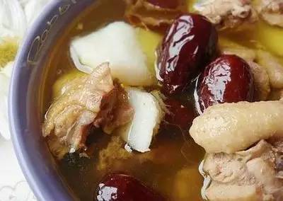 想要灰指甲好的快,吃什么也很重要