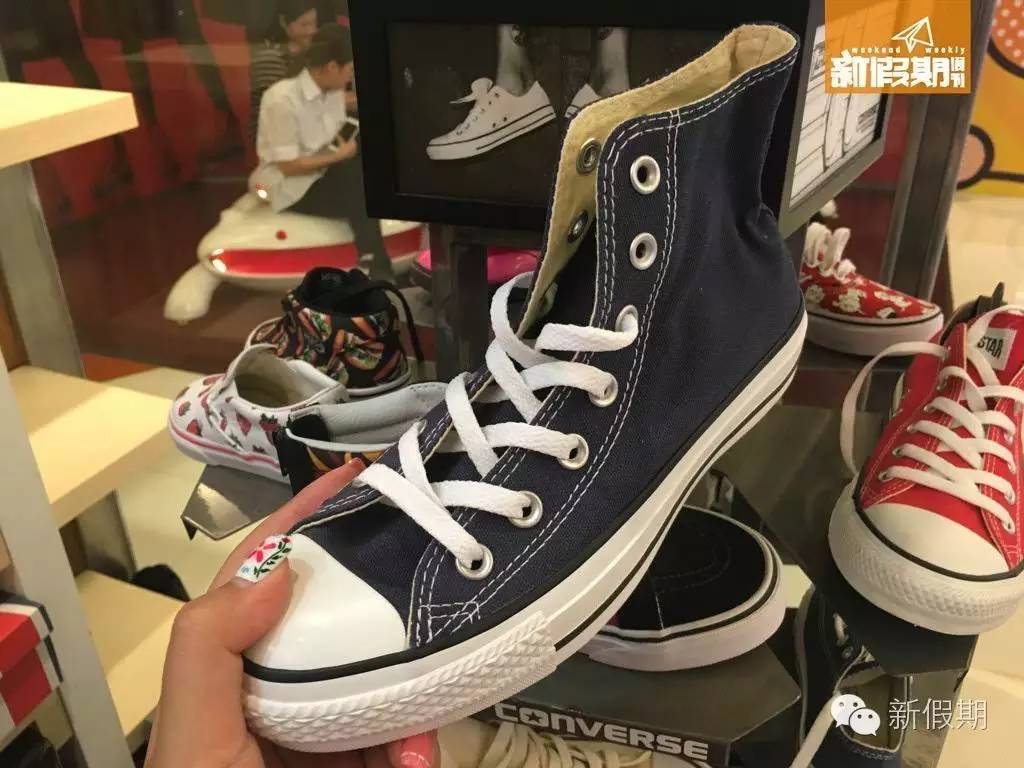 观塘APM鞋店3折！300买到Dr.Martens