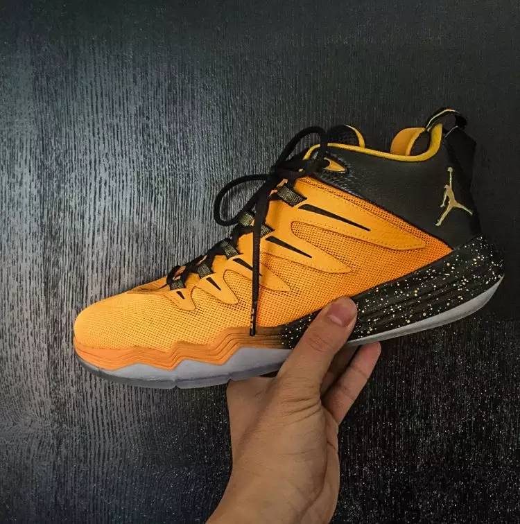 上脚球鞋2.6,上脚2k4篮球鞋