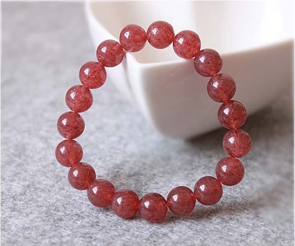 草莓晶手串的功效与作用,草莓晶的功效和寓意