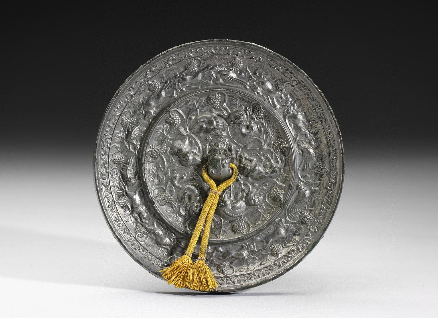 清宫皇帝们精美绝伦的镜子，朕照镜子可不只是看“帅不帅”的！