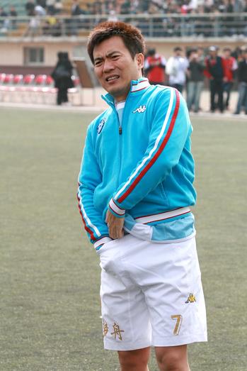 捂裆派龙抓手，足坛“抓鸟”合集