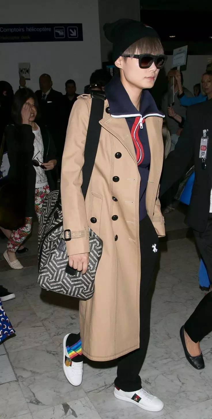 时装版春款小白鞋网鞋新款,超火原宿风小白鞋