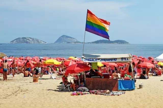 巴西人都在沙滩打排球？去海滩只是他们的生活方式而已