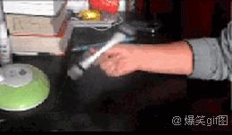 再往里挤一挤,还有位置呢!这蚌精长了八只脚好神奇的样子!