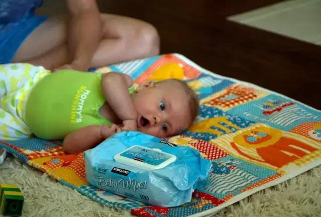 婴儿用的湿巾可以含什么成分,婴儿湿巾不含防腐剂