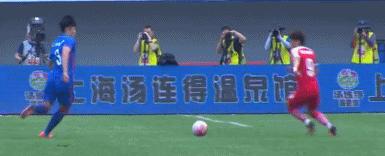 中国足球的东邪西毒,功夫足球反映国内足球真实