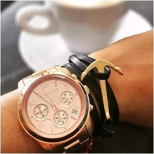 好巧我这么年轻还不想珠光宝气