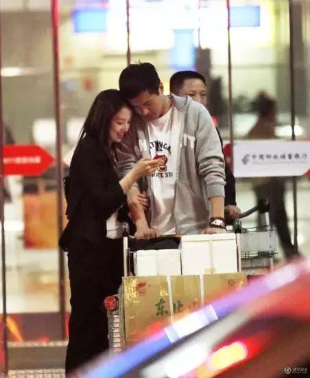 董璇和女儿的最新照片,董璇和女儿全照