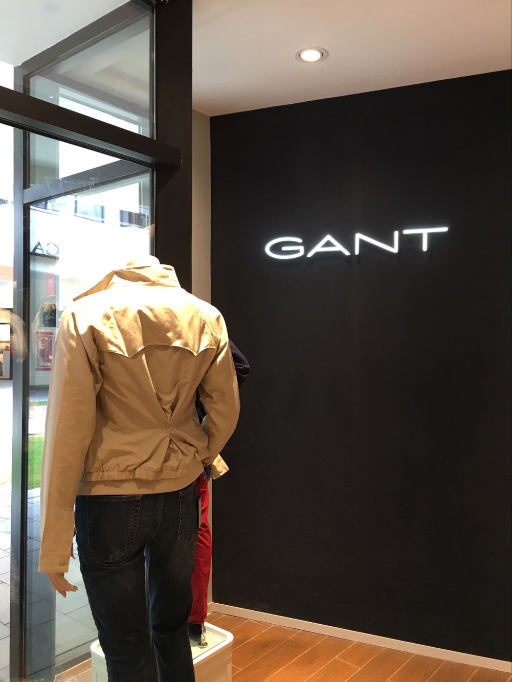 郑州杉杉奥特莱斯停车停哪进,杉杉奥特莱斯郑州停车