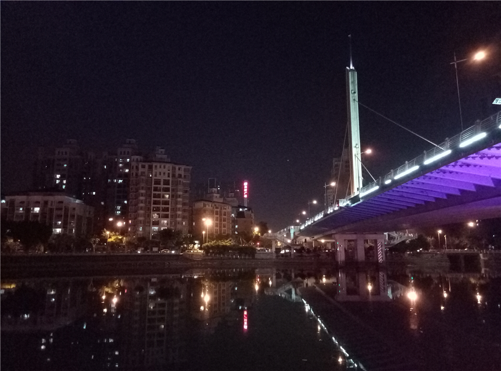 颜值加持,魅蓝e全部参数