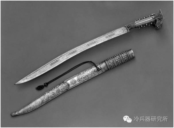 平刃而进，可割敌首：奥斯曼亚塔安腰刀