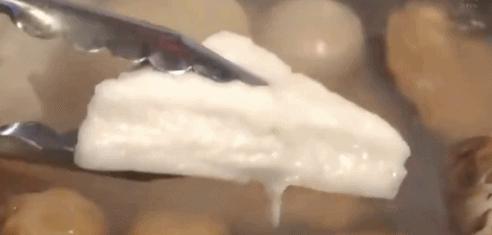 这家在街角开了60年的小摊，只卖一种料理，连个座位都没有，却把大家都暖哭了