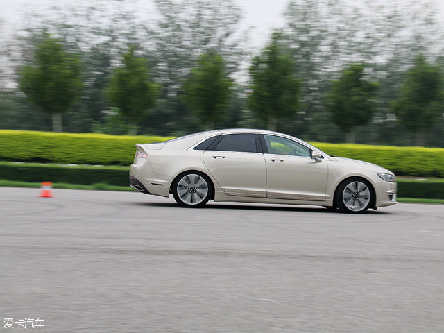 新到2017年林肯mkz开车体验,林肯mkz上路体验