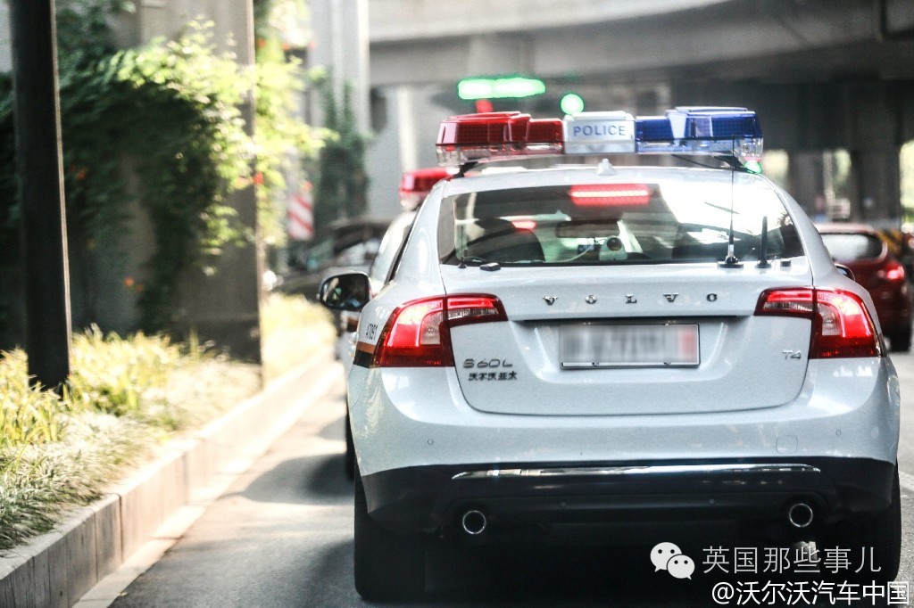 英国警车和警察视频,英国新型警车