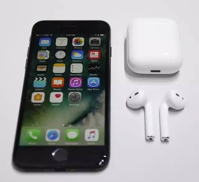 这届iPhone不行，这届印刷企业呢？