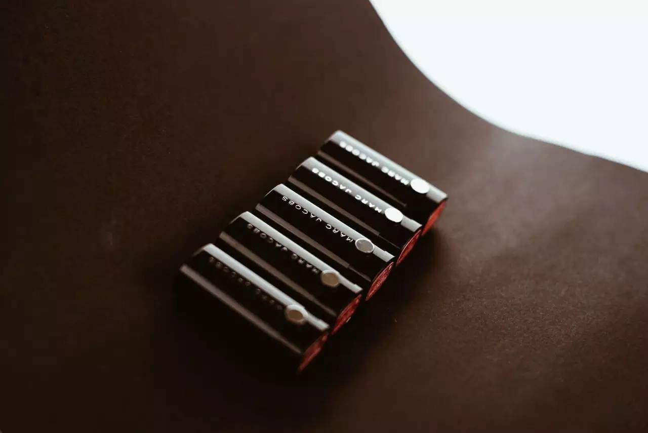 最好用的平价口红不沾杯,最平价口红百搭