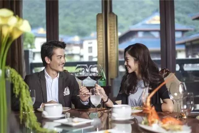 克林顿对布什的评价,克林顿在美国评价如何