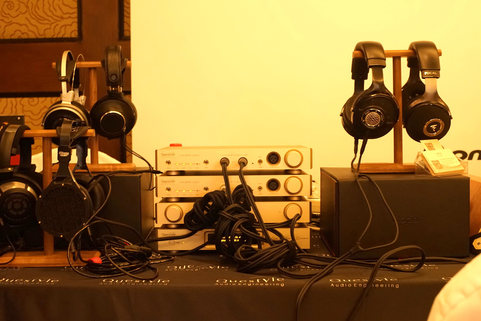 某IT垂直网站四度转手失败，只能开展会卖HIFI耳机器材了？