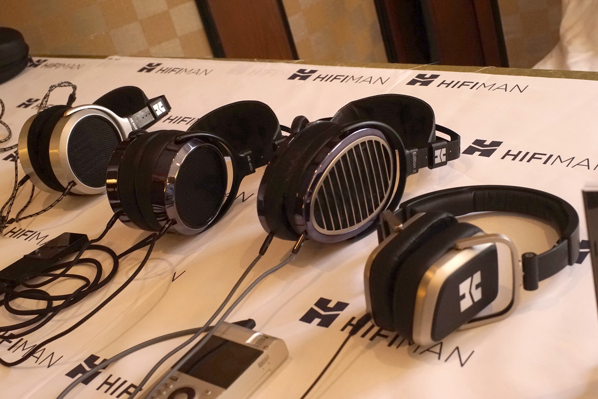 某IT垂直网站四度转手失败，只能开展会卖HIFI耳机器材了？