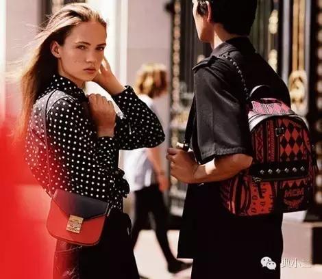 时髦双肩包大容量单肩双肩两用,轻便可爱双肩包