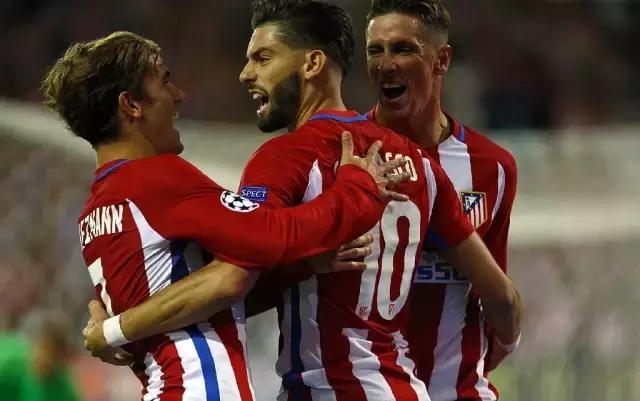 又见大红背球衣!不过马竞这点还是很良心的