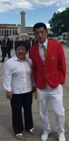 张继科香港表演赛撩妹,张继科爱撩妹