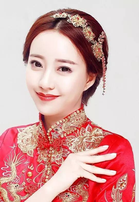 龙凤褂和秀禾服区别婚纱照,秀禾服和龙凤褂婚纱