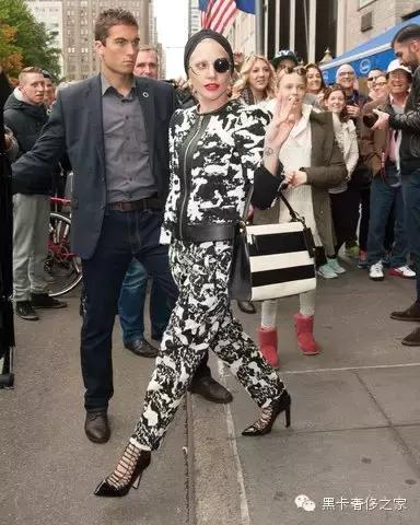 职场不输阵女生上班要背什么包?