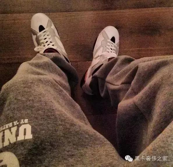 余文乐丨玩车玩表还超爱晒鞋这样的老公请给我来一打