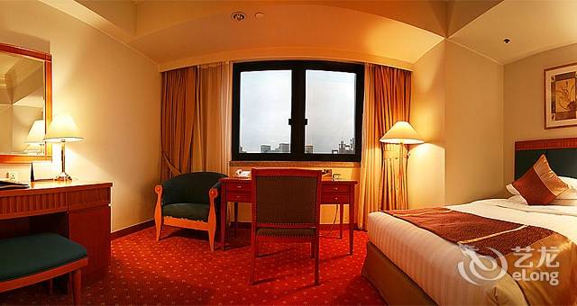 重庆最贵的酒店住一晚多少钱,重庆最贵的酒店