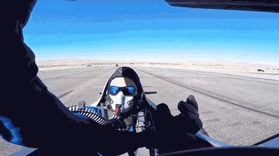 我的车停着被人撞了怎么解决,停个车老是被别人刮