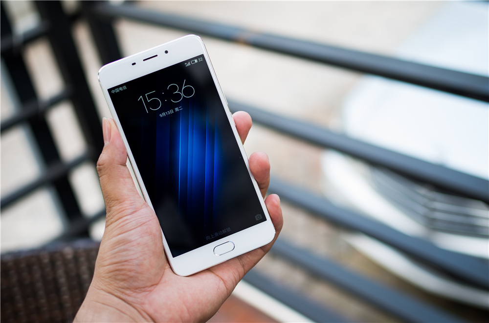 颜值加持,魅蓝e全部参数